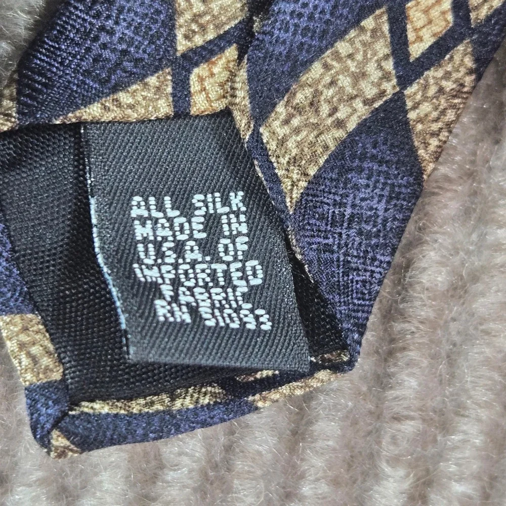 Haggar Mens Navy Blue Gold Diamond Geometric Silk Necktie